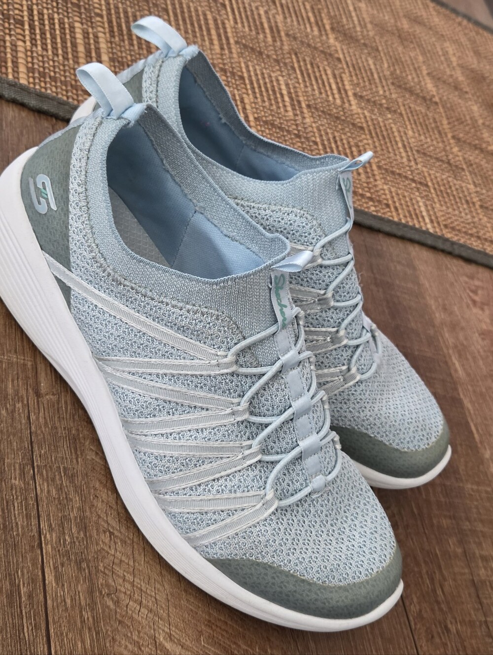 Skechers Women’s Sz 6 Light Baby Blue Slip-On Sneakers Memory Foam Walking Shoes